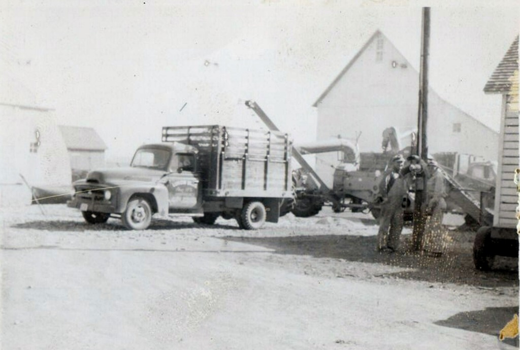 Viewing a thread Filling the corn crib